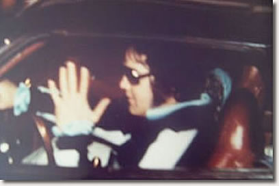 The last known photo of Elvis taken August 16, 1977